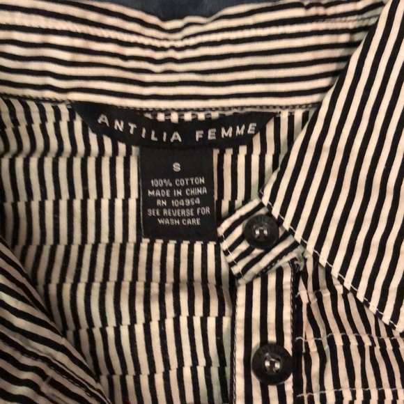 Black and white blouse - Picture 3 of 4